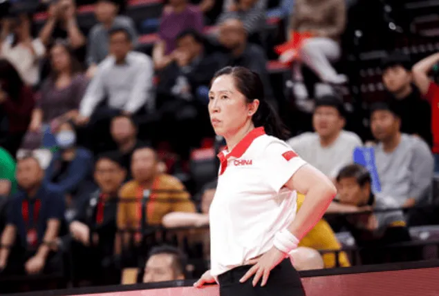 郑伟:阵容参差不齐是对其他球员的磨练 我对下半场的表现很满意